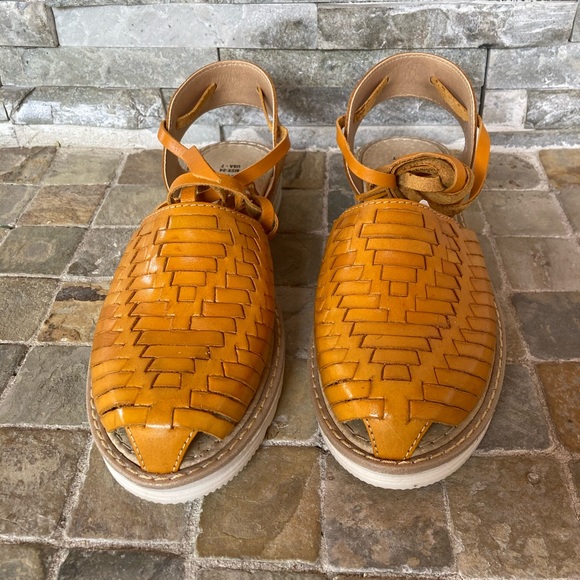 Huarache de dama - Picture 1 of 7